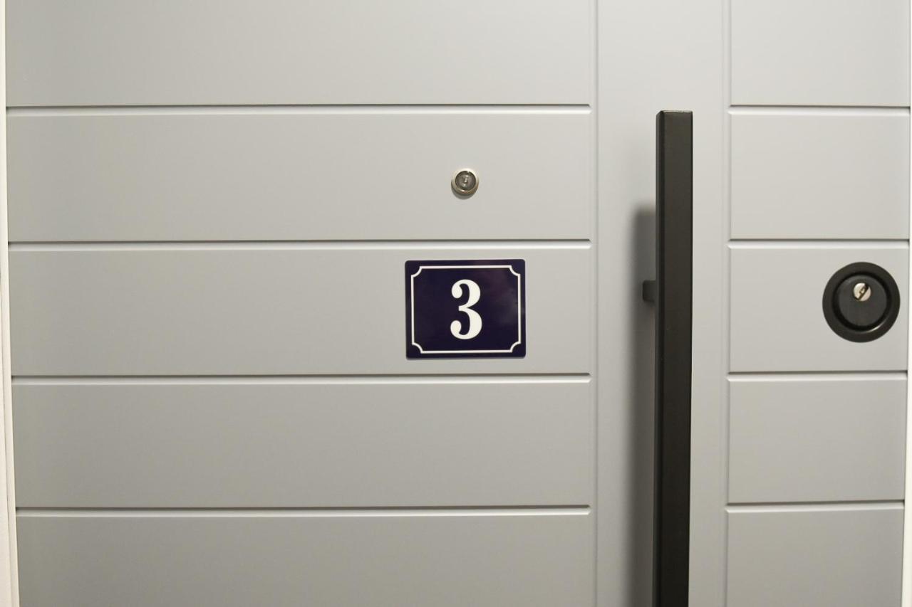 Center 3 - Way *